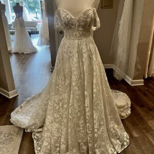Essense of Australia bridal gown D3520
